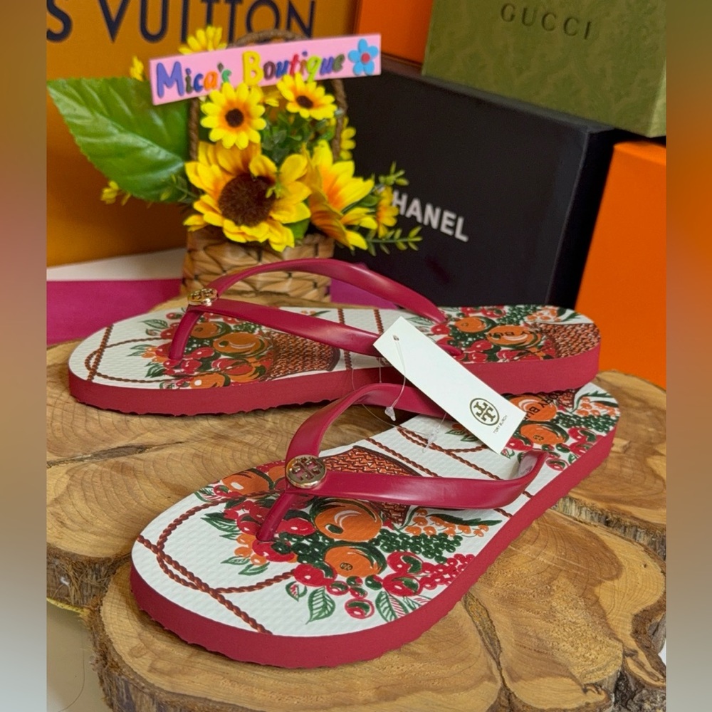 🆕TORY BURCH Red and White Floral Sandals SIZE:8